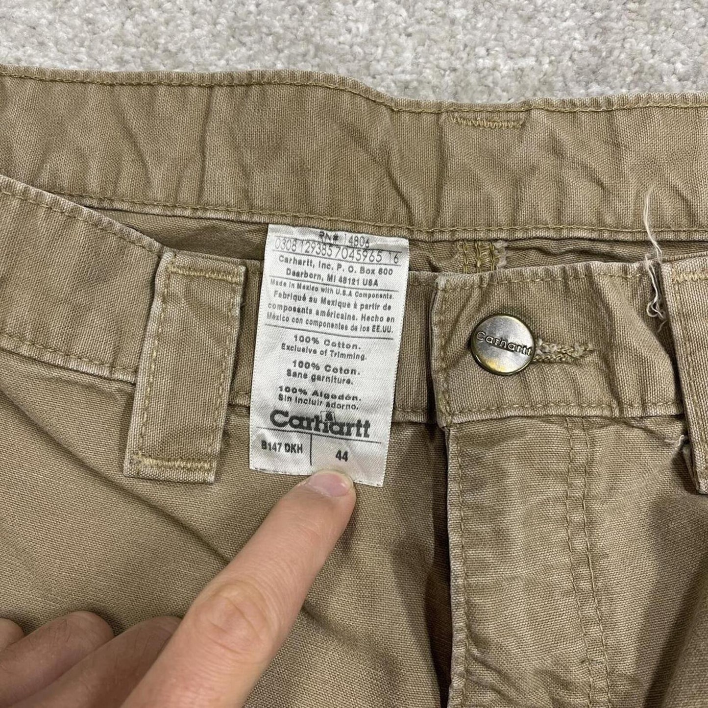 Carhartt baggy cargo shorts carpenter tan brown Floaty canvasy skater style work shorts