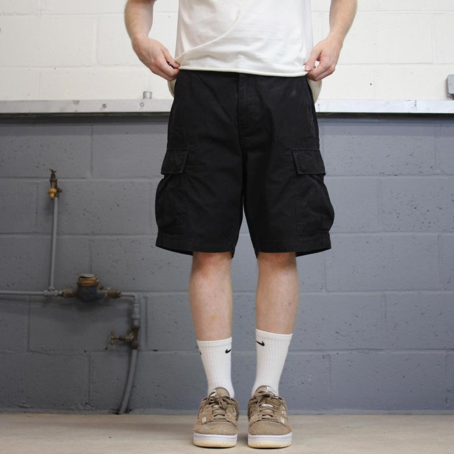 Mens Black Levis cargo shorts W34