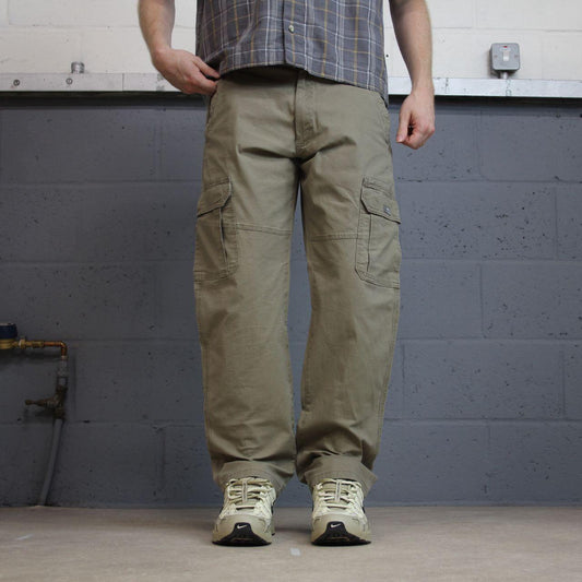 Wrangler cargo pants y2k khaki W32L30 Straight leg relaxed skater work pants