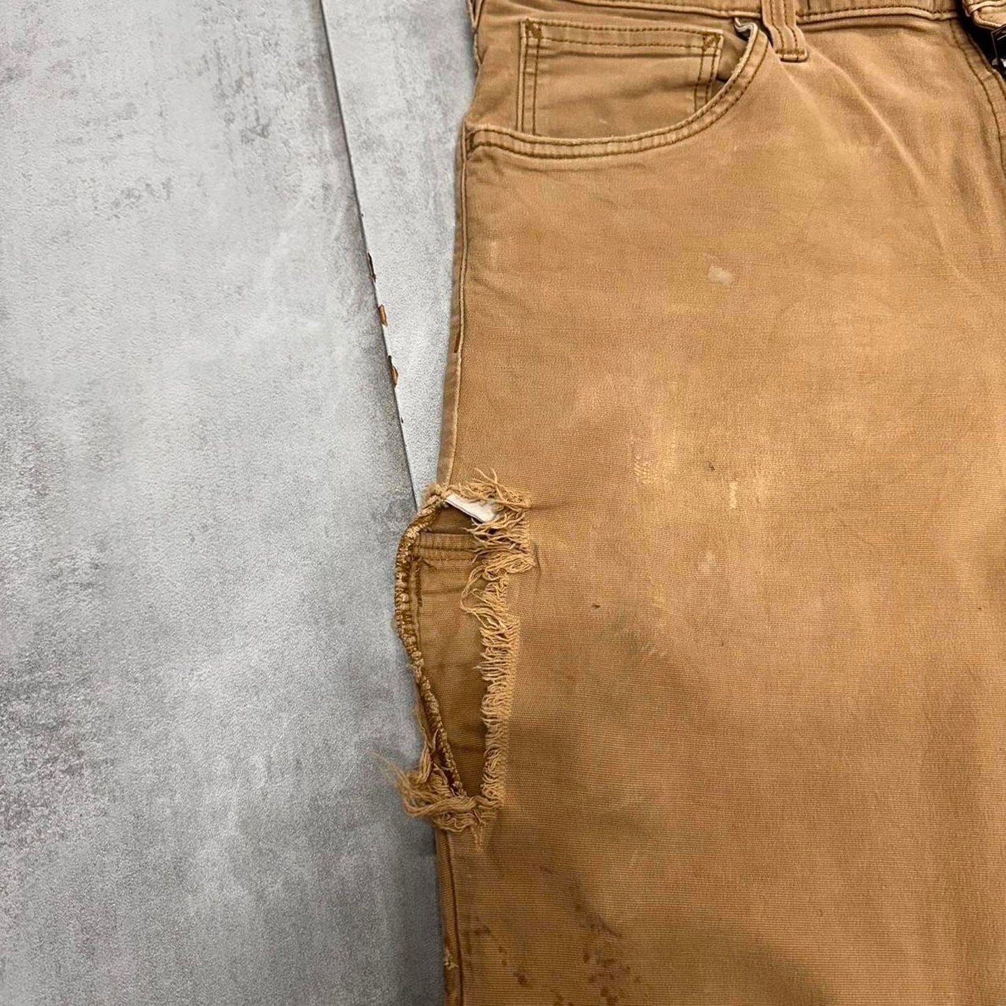 Tan Carhartt carpenter trousers W36L30 relaxed fit cargos patch logo