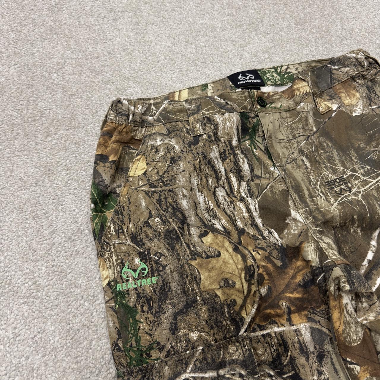 Realtree baggy camo hunting style cargo pants Y2K khaki camouflage pattern utility trousers