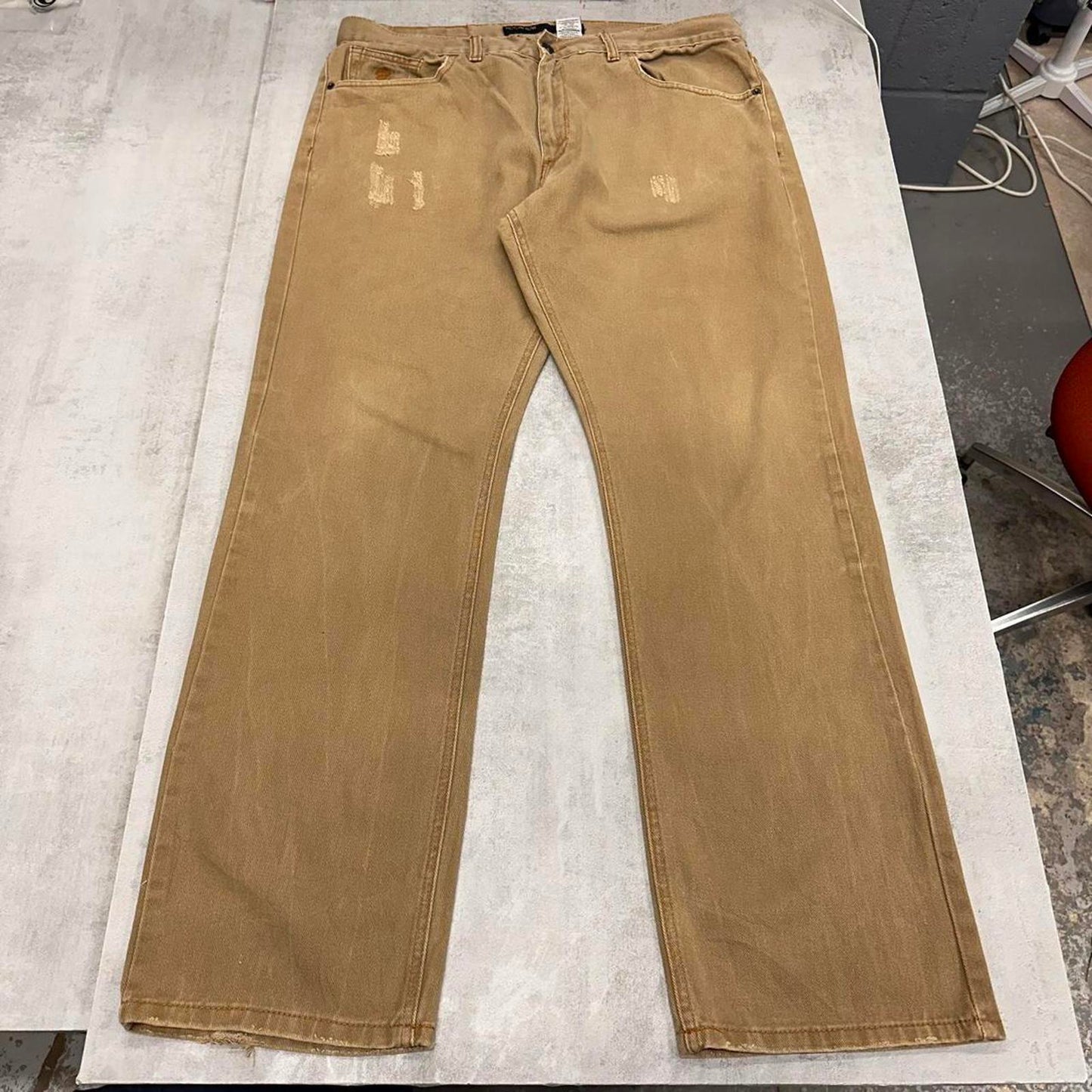 Tan Rocawear jeans W38 L33