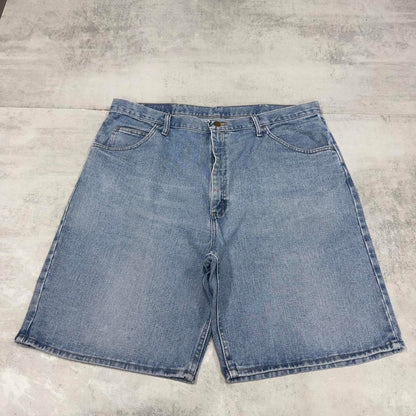 Loose Wrangler jorts W40