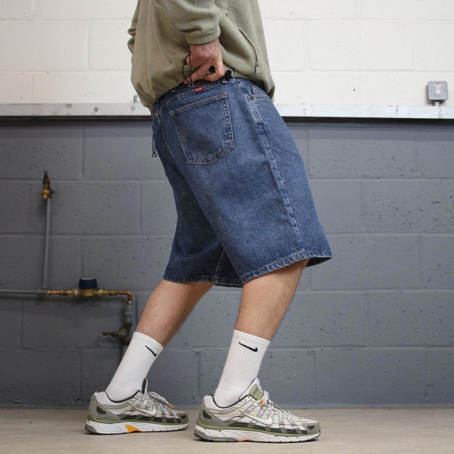 Y2k baggy Wrangler shorts skater style blue Denim loose leg summer festival jorts