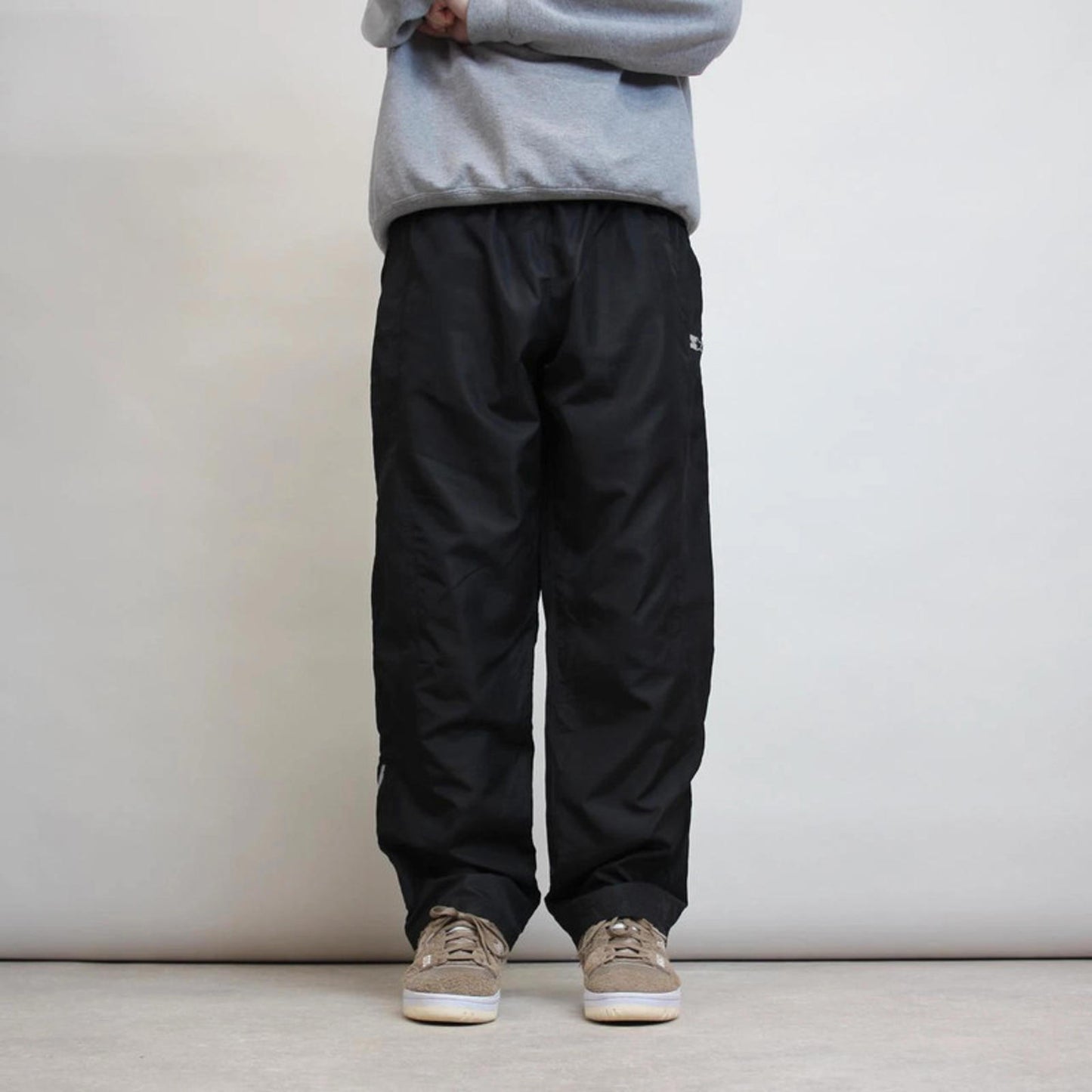 Black Starter tracksuit bottoms M Loose y2k shell suit trackies print logo