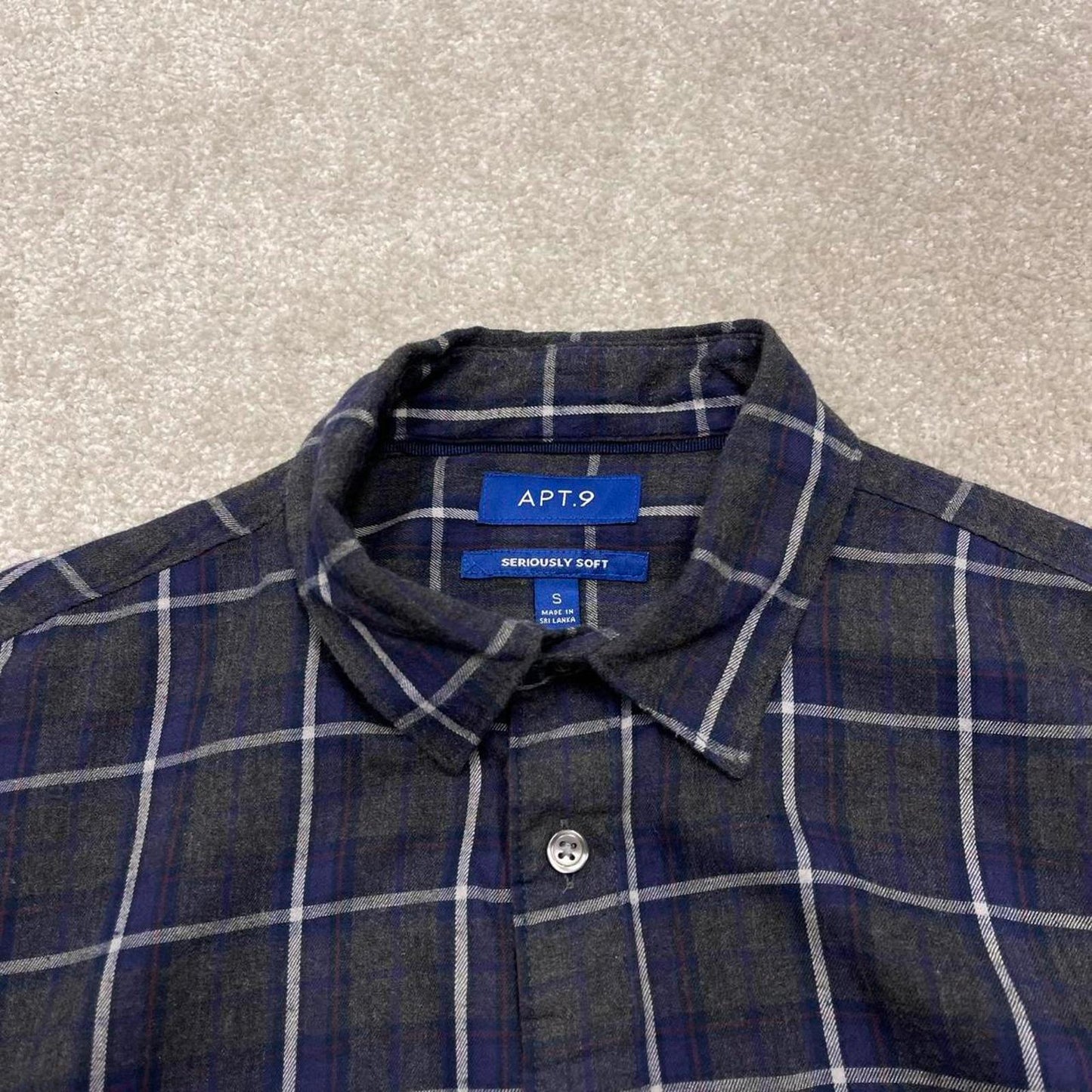 Checkered plaid flannel shirt autumnal XL grey APT. 9 men's long sleeve button up y2k style