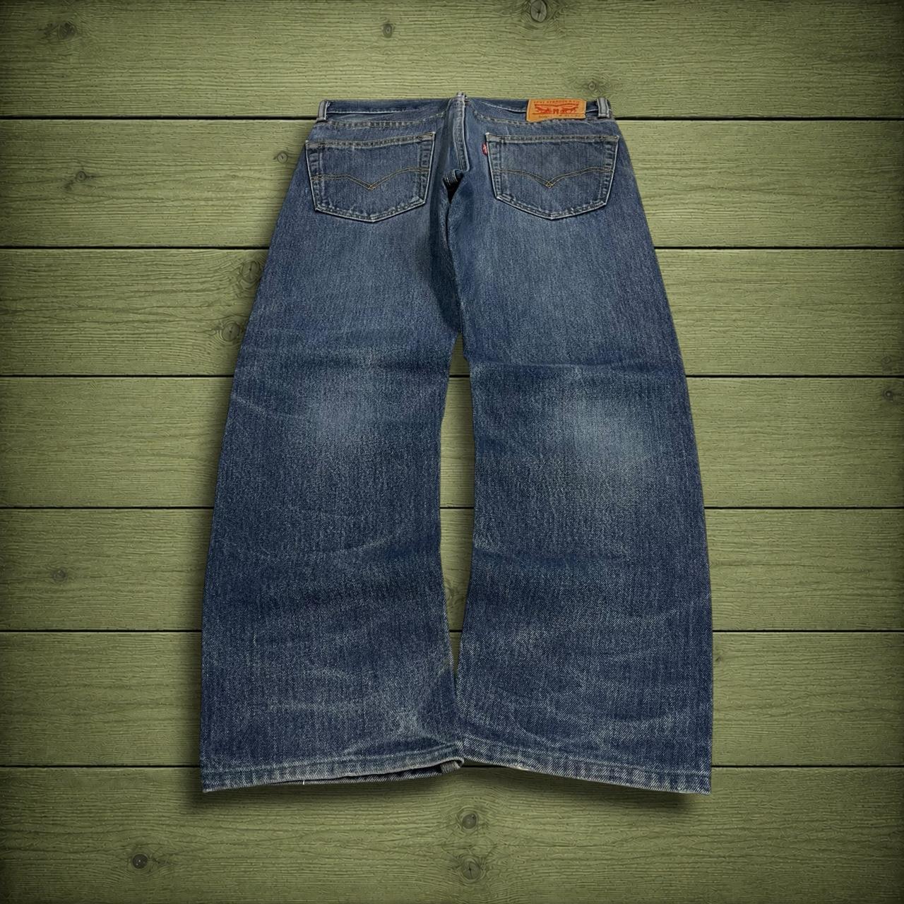 Y2K Levi’s 505 jeans W32L28 straight leg blue Straight fit 5 pocket pants belt loops red tab logo