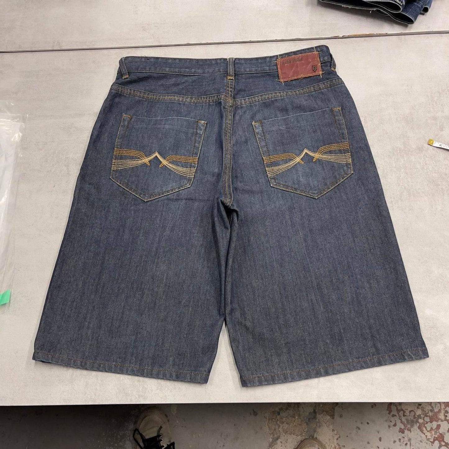 Baggy Ecko Unltd denim shorts W36 blue long wide leg embroidered design skater jorts