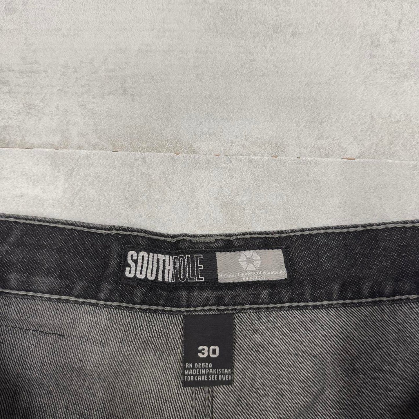 Black Southpole jean shorts W30 loose thick denim rare 90s skater style jorts
