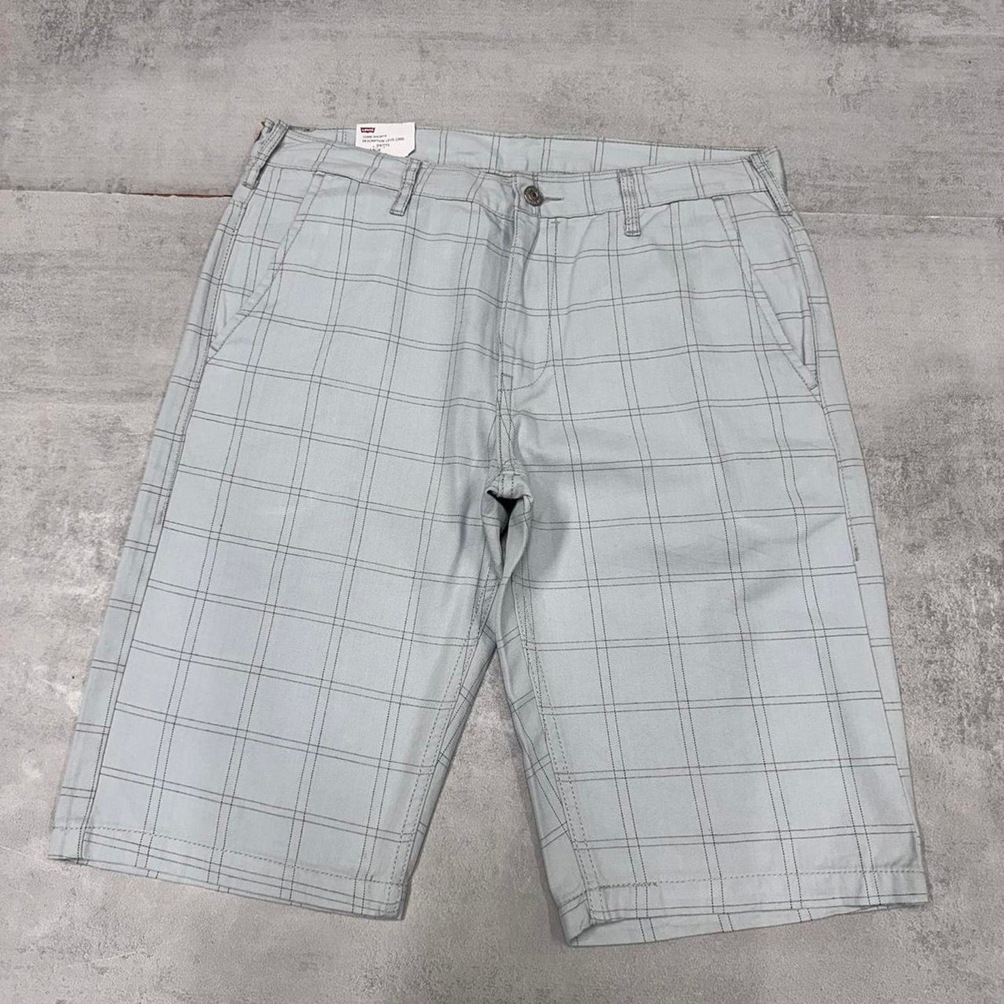 Mens Levi’s shorts W36