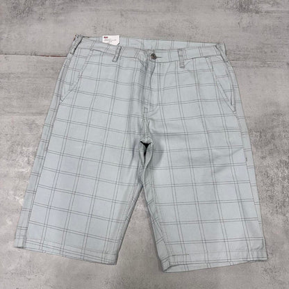 Mens Levi’s shorts W36