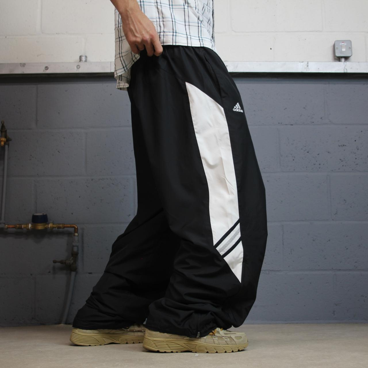 Y2K baggy Adidas tracksuit bottoms black 3XL Embroidered logo, pockets, drawstring waist