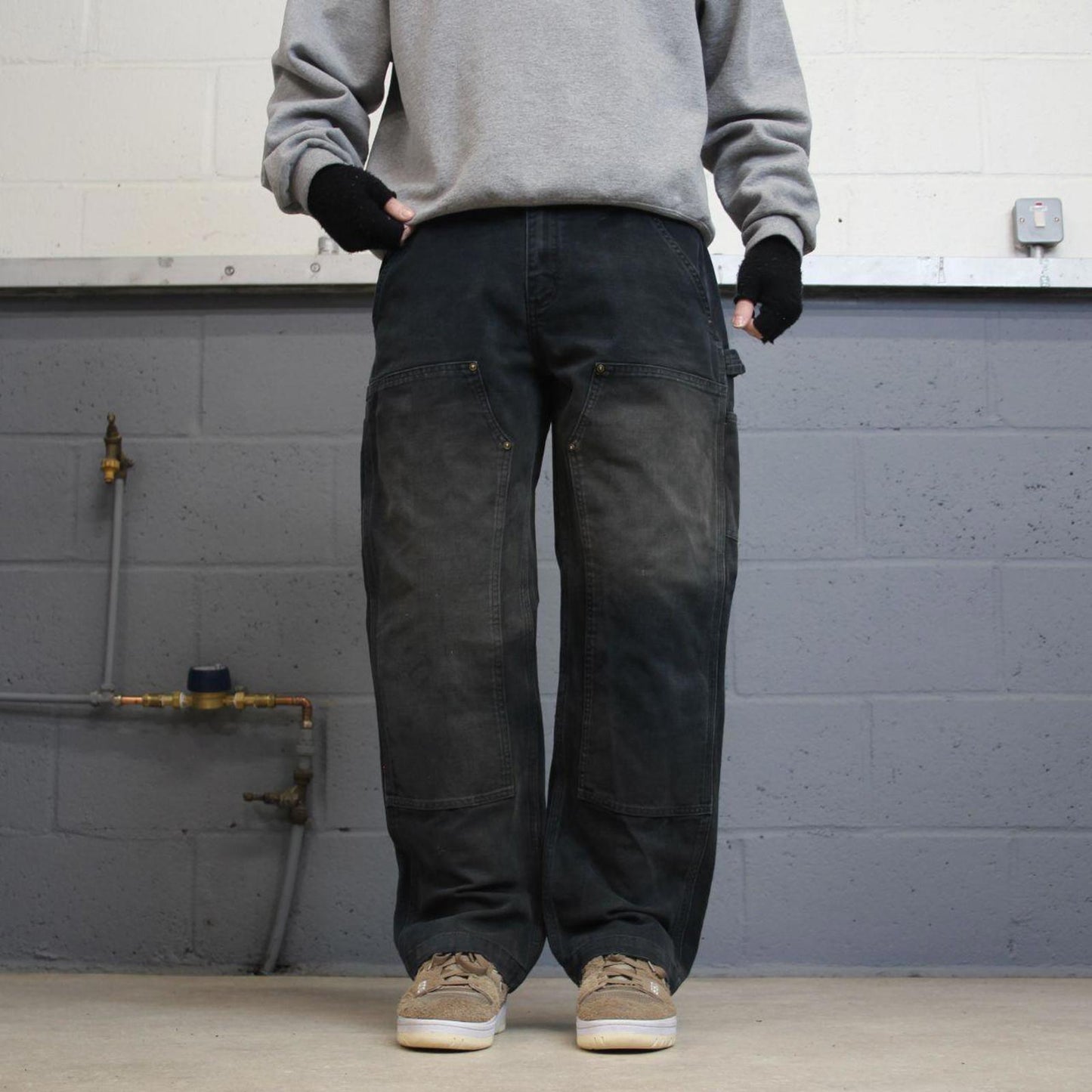 Carhartt double knee carpenter jeans black canvas W34L30 90s style thick loose leg cargos