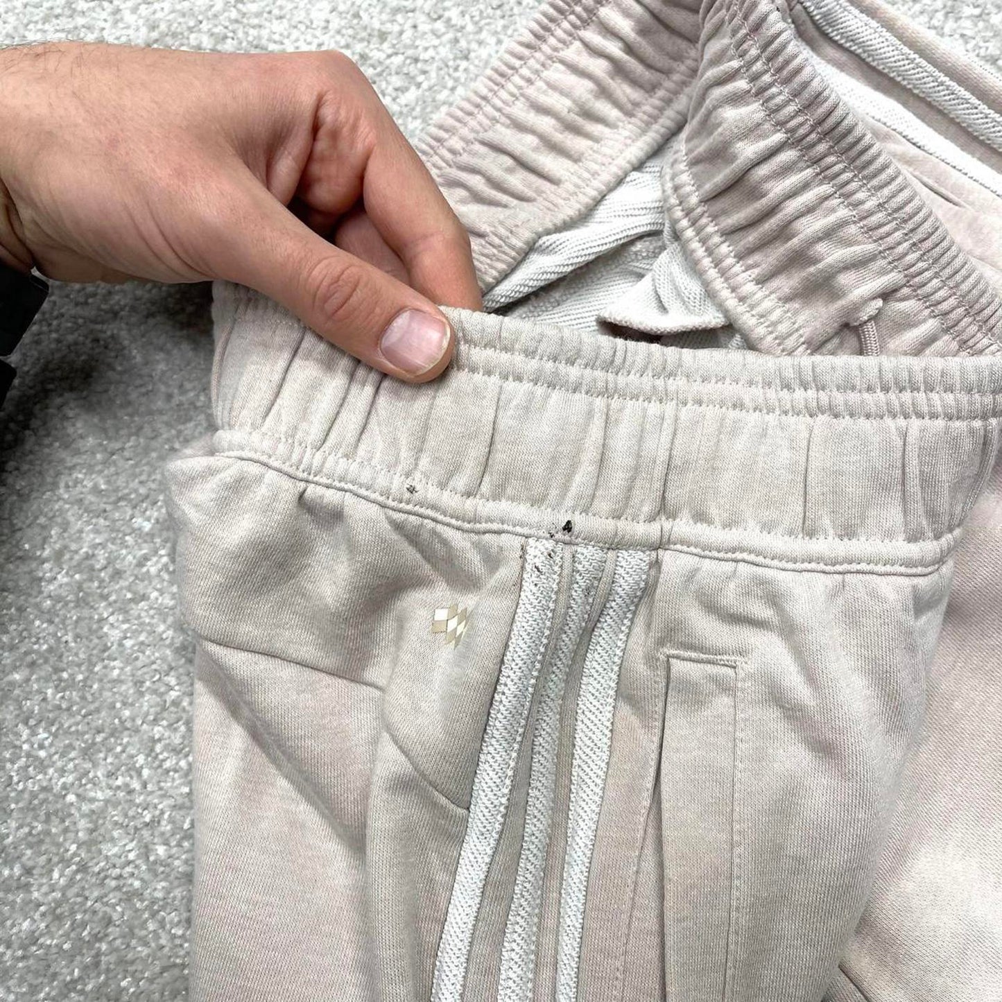 Y2k 00s Adidas joggers stripes S loose beige sweatpants side stripes gym wear