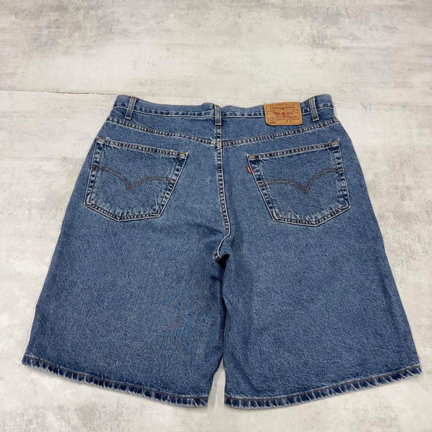 Mens Levi’s denim shorts W40