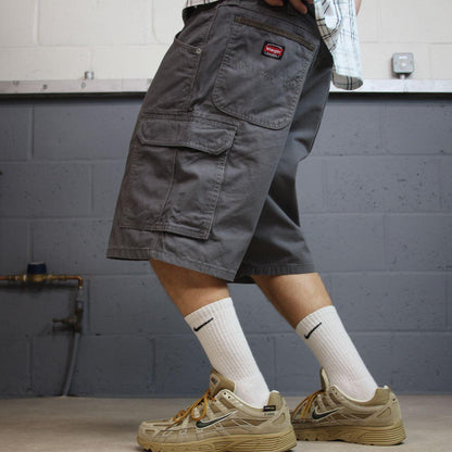 Wrangler baggy cargo shorts grey W40 canvas summer holiday utility
