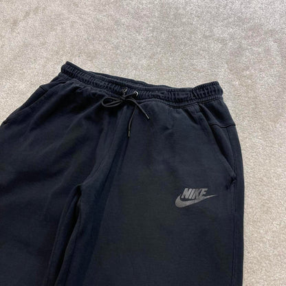 Black Nike sweatpants Large loose y2k style joggers Swoosh logo gym wear track pants