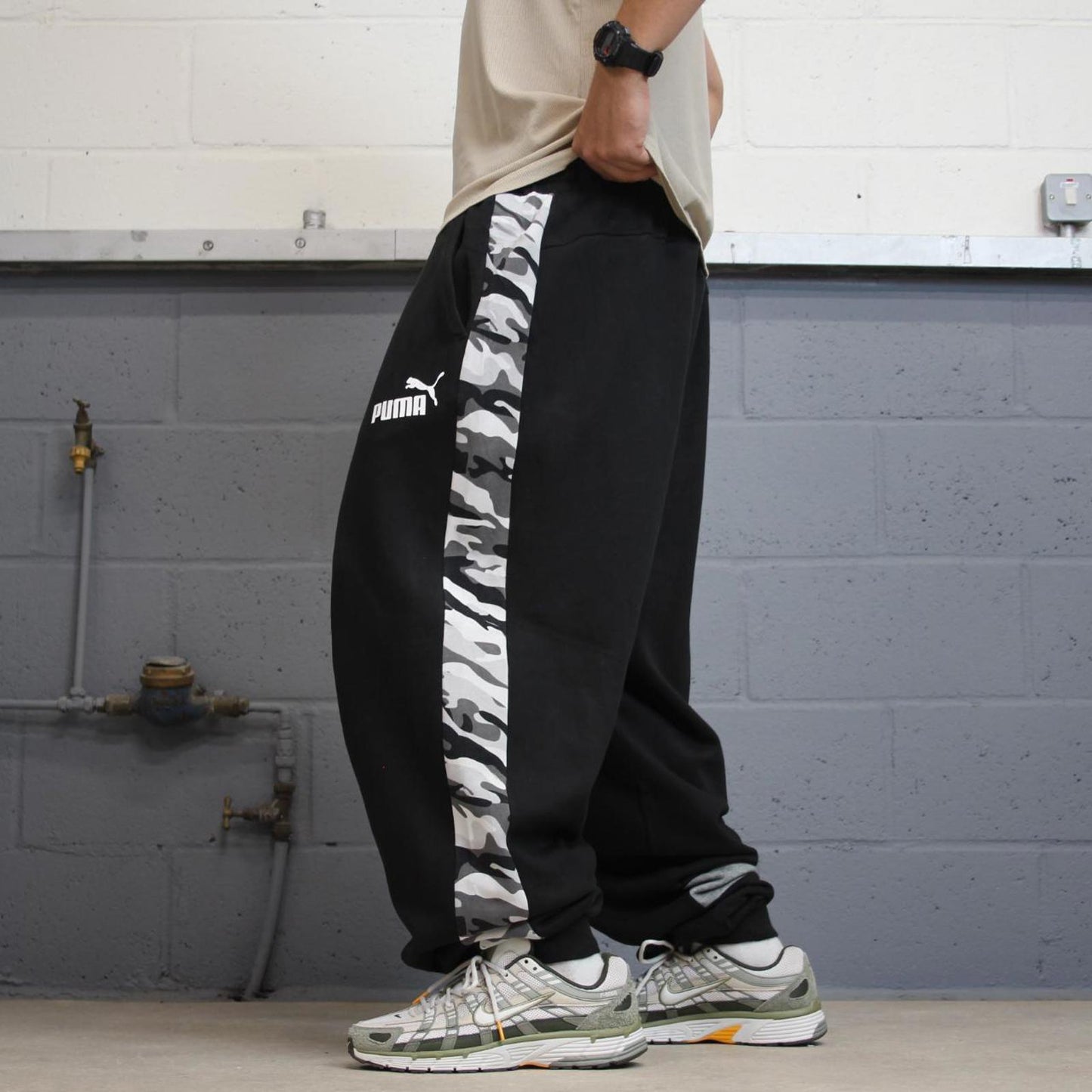Baggy black Puma joggers 4XL y2k style sportswear track pants loose fit
