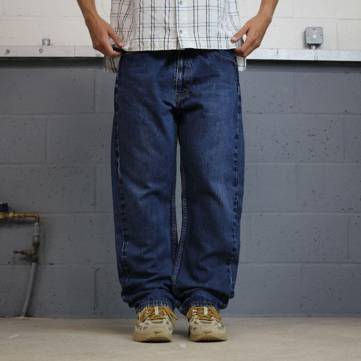 Levi’s 505 jeans y2k blue denim Loose straight leg 2000s style red tab logo jeans