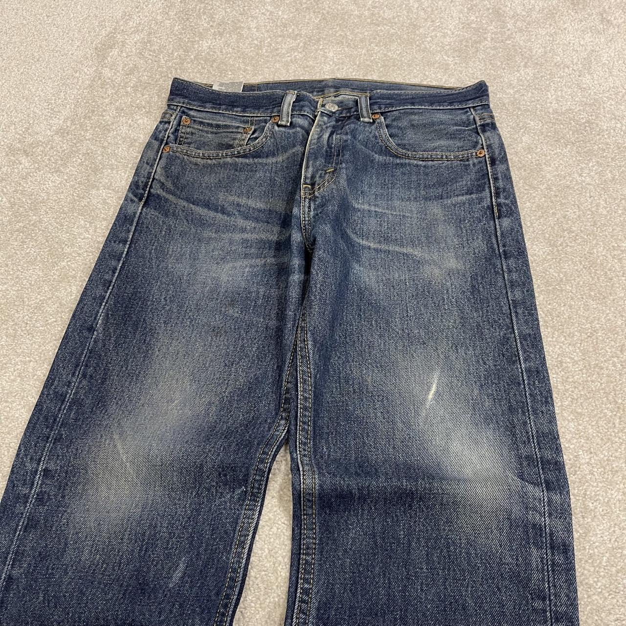 Y2K Levi’s 505 jeans W32L28 straight leg blue Straight fit 5 pocket pants belt loops red tab logo