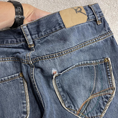 Rocawear embroidered jeans blue denim Y2K W38L32 Rocawear loose surf style pants embroidered design