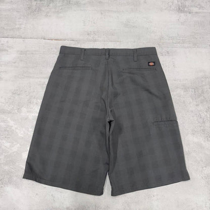 Checkered Dickies carpenter shorts W32