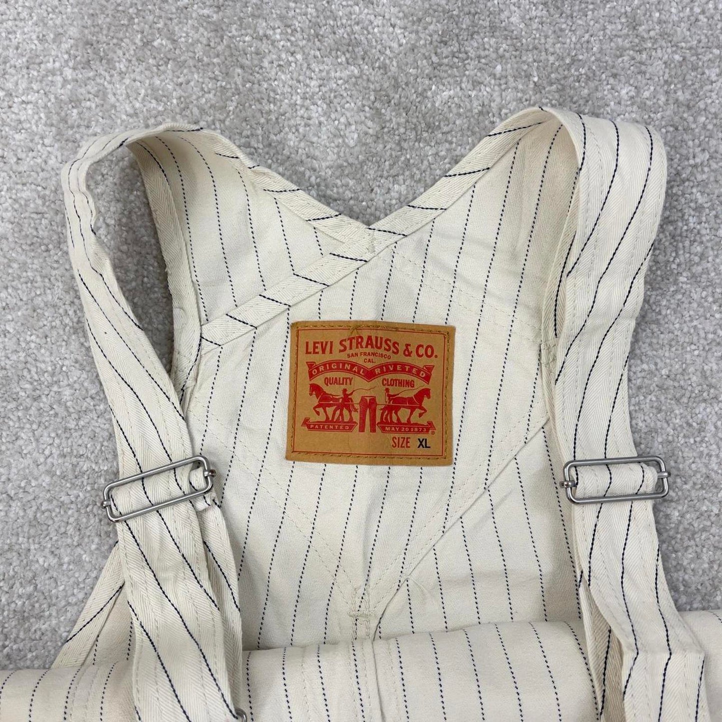Vintage Levis dungarees XL W40L31 Beige Striped mens denim overalls