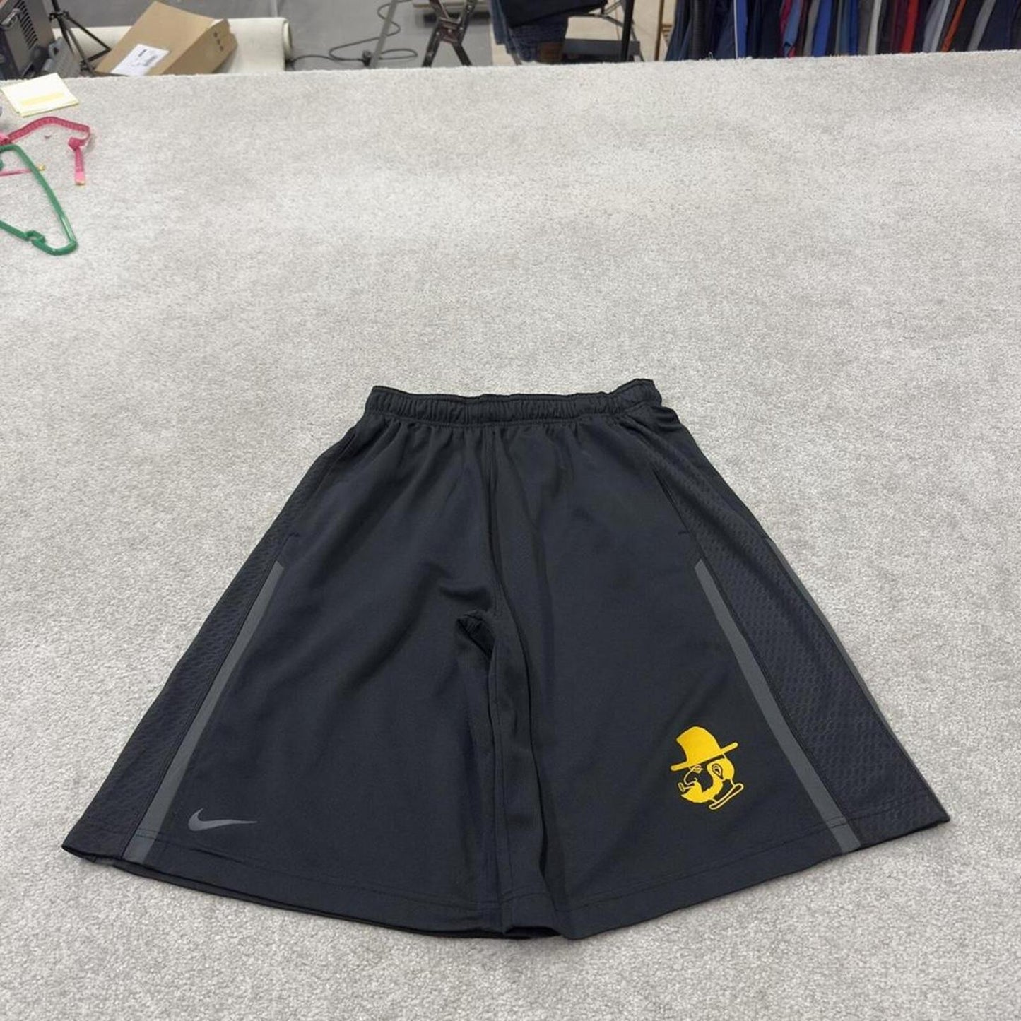 Baggy Nike sports shorts y2k long leg black Casual style comfy loose floaty summer gym shorts