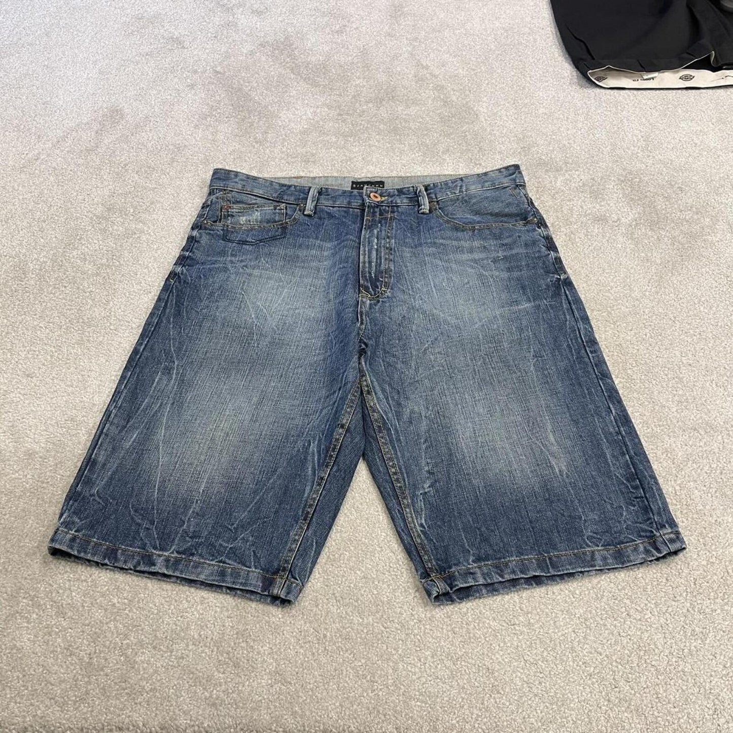 Y2K baggy embroidered shorts long blue Sean John skater style surf jorts