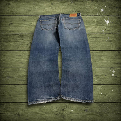 Y2K Levi’s 505 jeans W36L30 blue 100% cotton straight fit 5 pocket belt loops red tab logo