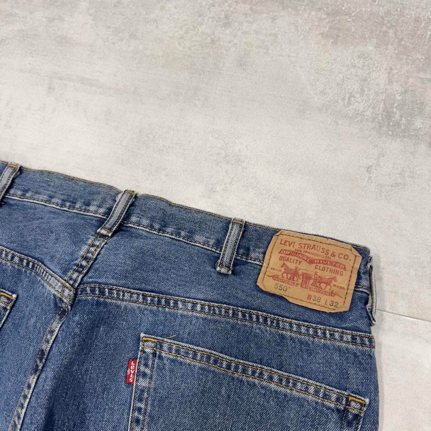 Mens Levis 550 jeans W38 L32 Loose relaxed fit denim skate trousers