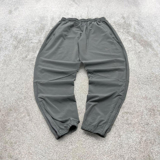 00s y2k Nike tracksuit bottoms Dri-Fit grey Medium sportswear track pants gym wear