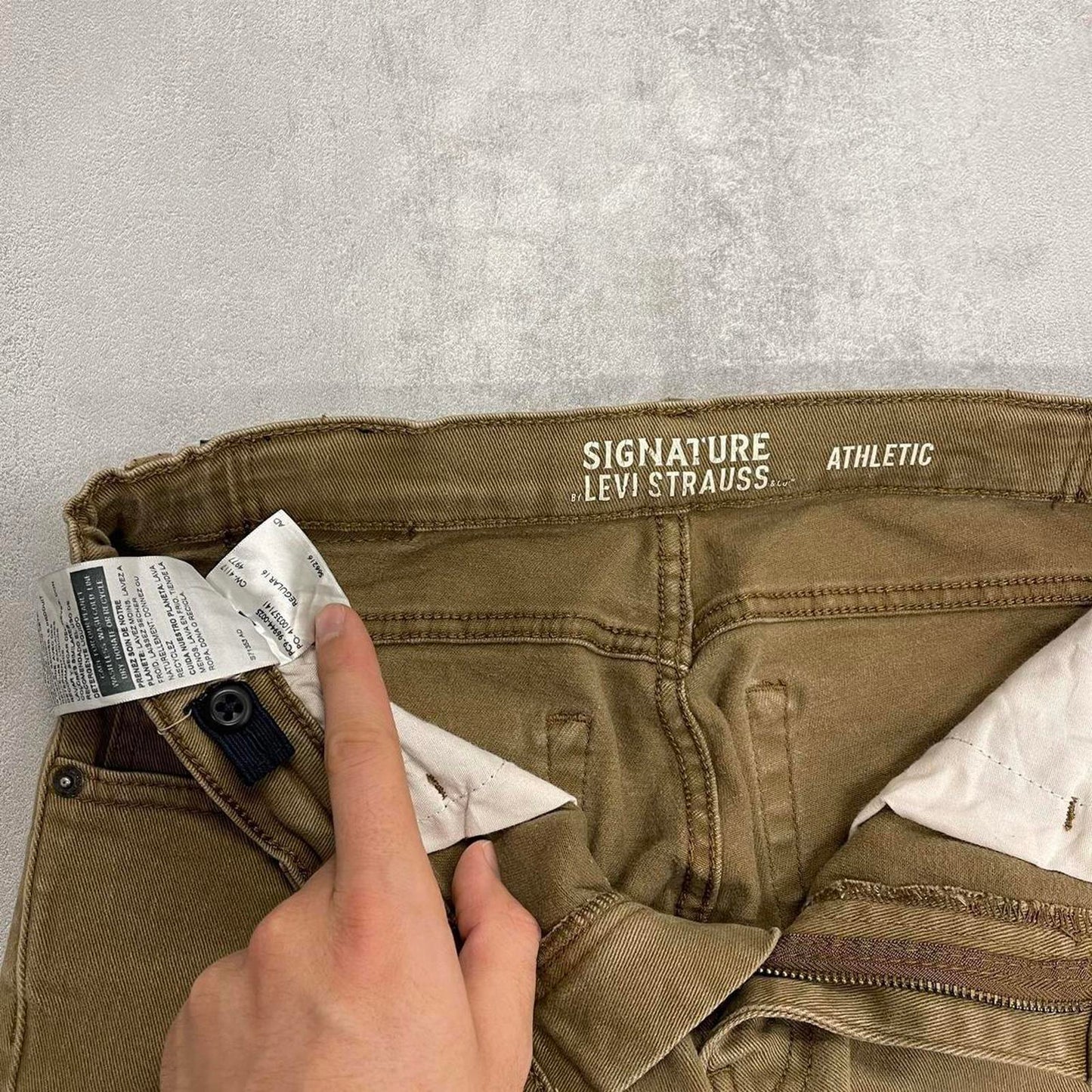 Sand brown Levi's jeans W30L27