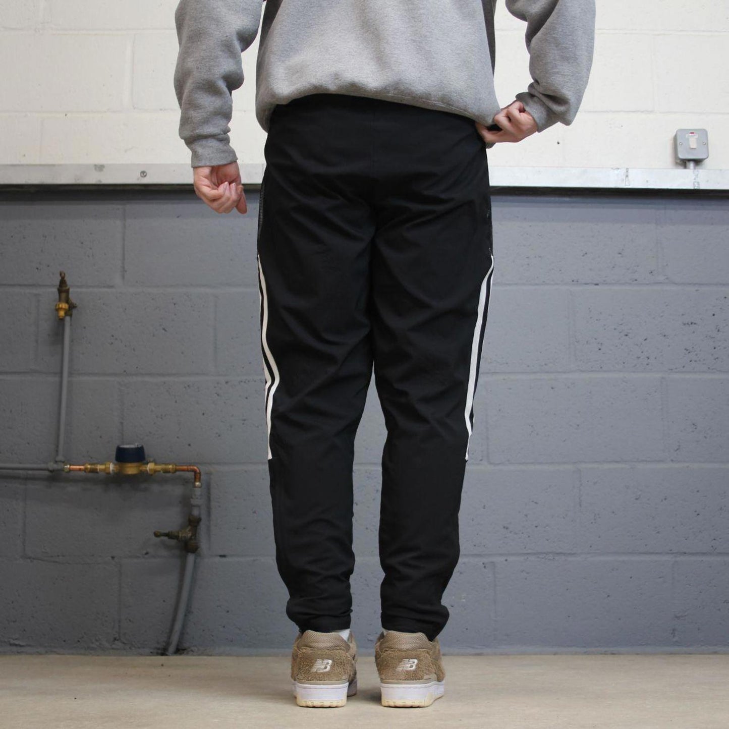 Y2k Adidas tracksuit bottoms M 00s style sportswear joggers mesh unlined track pants logo trackies