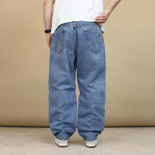 Loose blue Levi's 550 jeans W40 L30