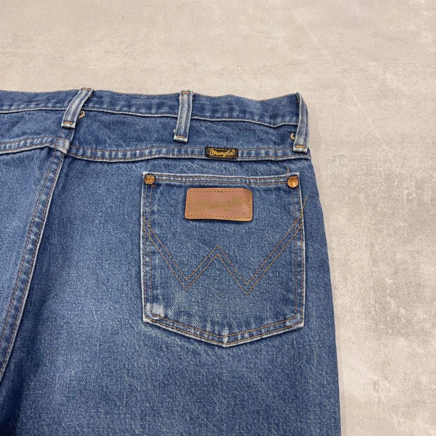 Vintage Wrangler jeans W38L30 mens blue 5 pocket denim jeans