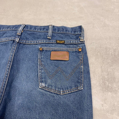 Vintage Wrangler jeans W38L30 mens blue 5 pocket denim jeans