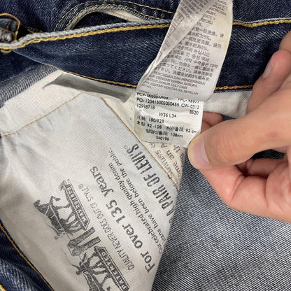 Y2K Levi’s 505 jeans W36L30 blue 100% cotton straight fit 5 pocket belt loops red tab logo