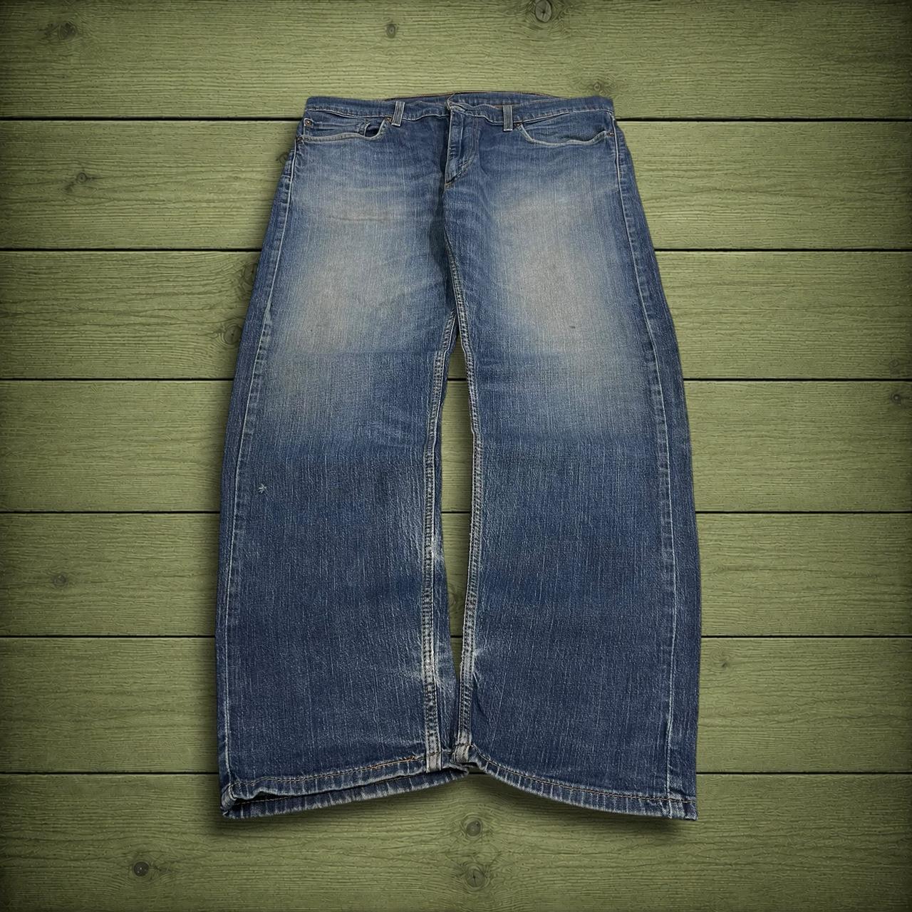 Y2K Levi’s 505 jeans straight leg faded blue Straight fit 5 pocket pants belt loops red tab logo