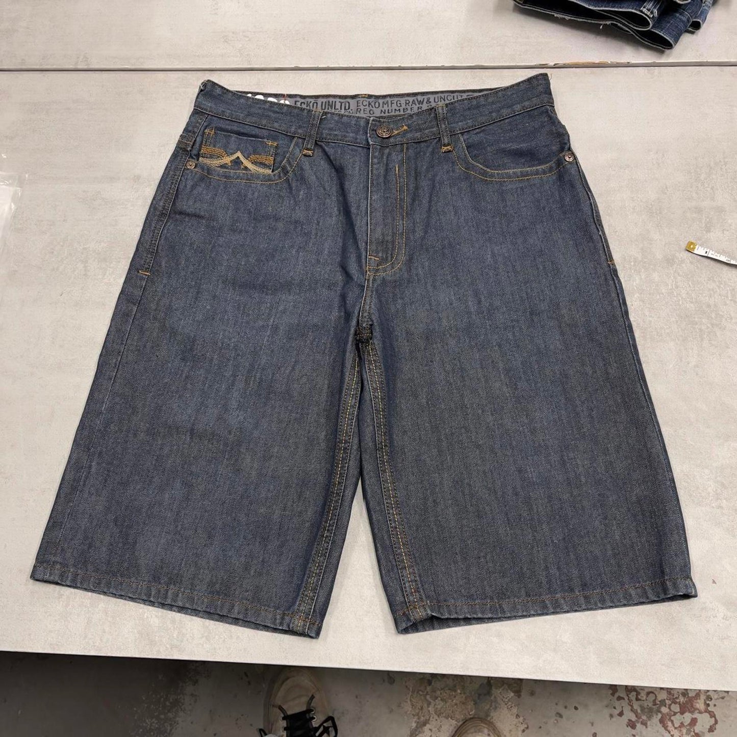 Baggy Ecko Unltd denim shorts W36 blue long wide leg embroidered design skater jorts