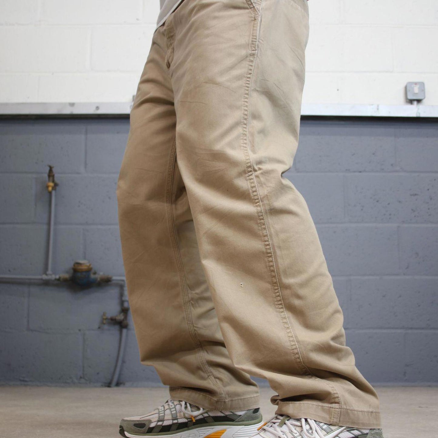 Mens Carhartt carpenter pants W38 L30 tan relaxed 90s style cargos