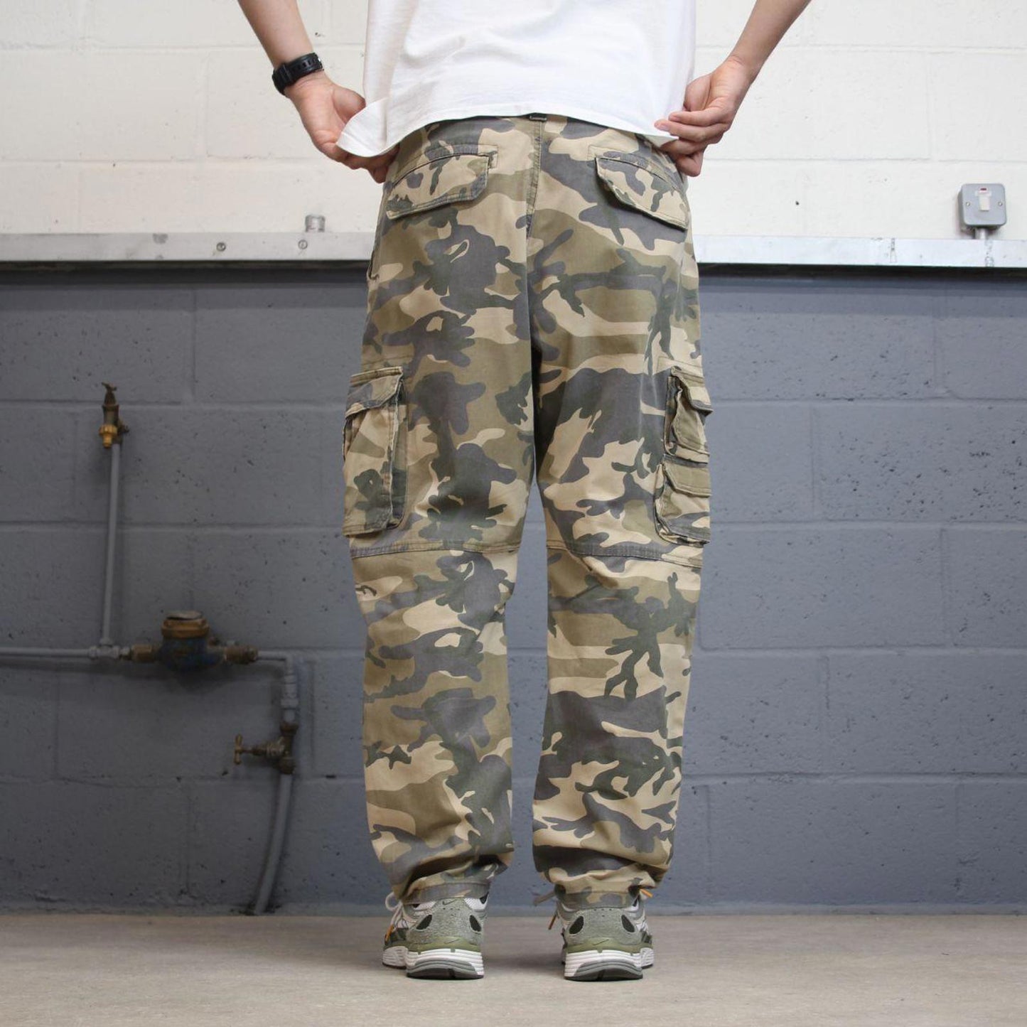 Wrangler camo cargo pants skater workwear W40L30 khaki forest camouflage straight y2k style trousers