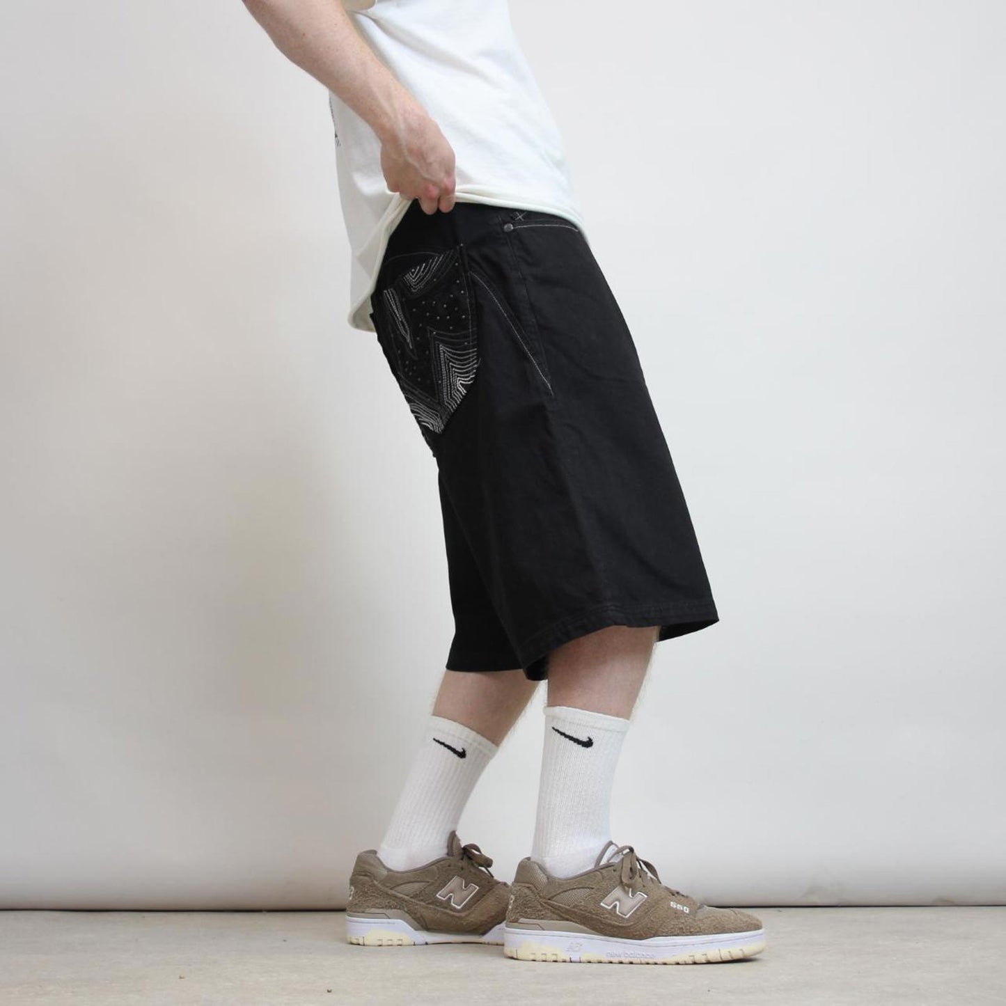 Baggy black Akademiks embroidered jorts W36 wide leg denim embroidered design skater style shorts