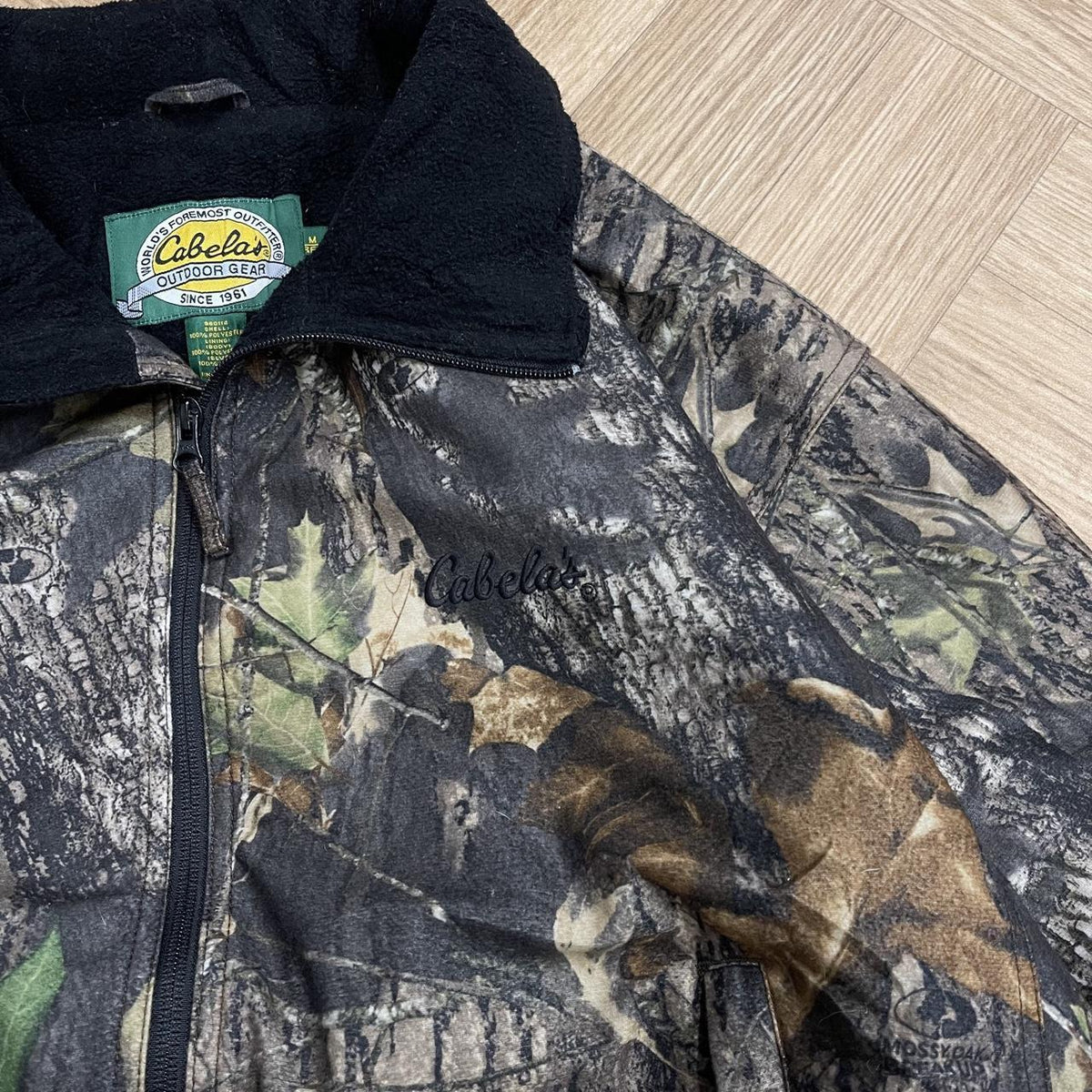 Vintage Cabela's camo jacket y2k Boxy fit Mossy Oak camouflage bomber fleece jacket