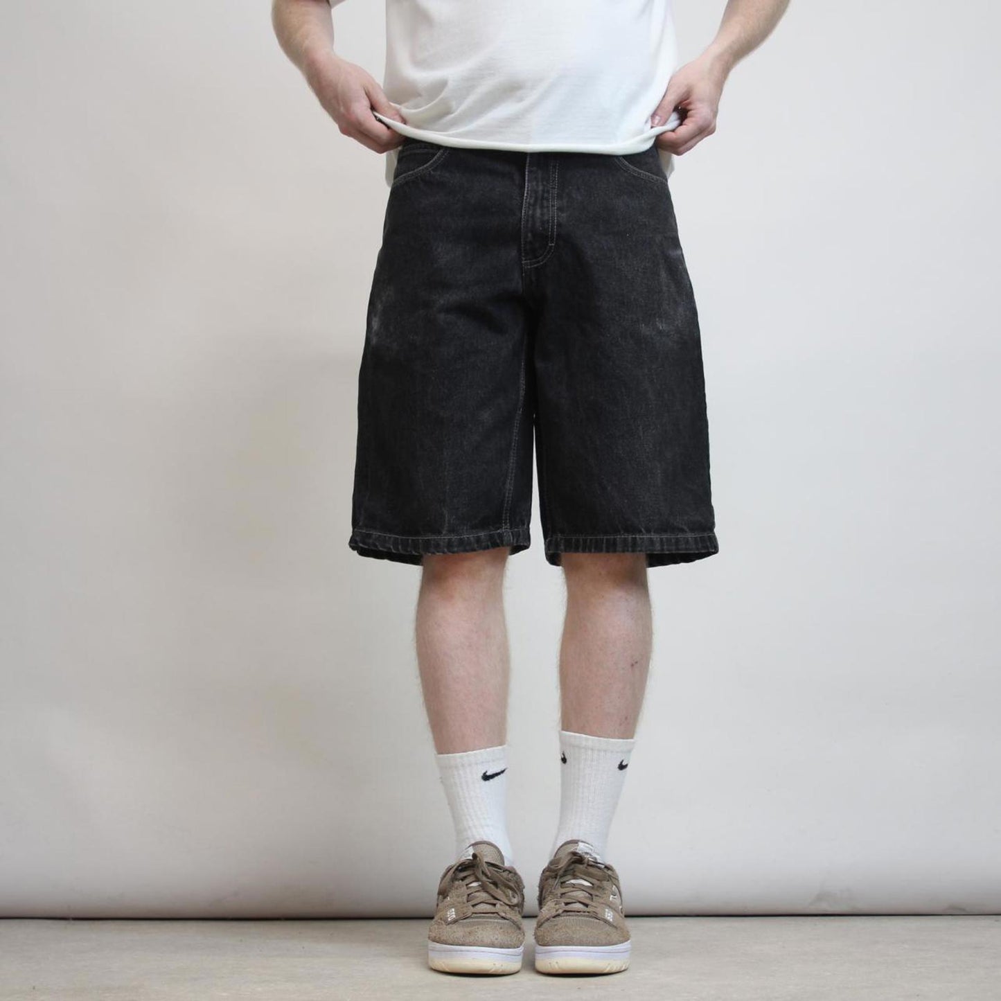 Black Southpole jean shorts W30 loose thick denim rare 90s skater style jorts