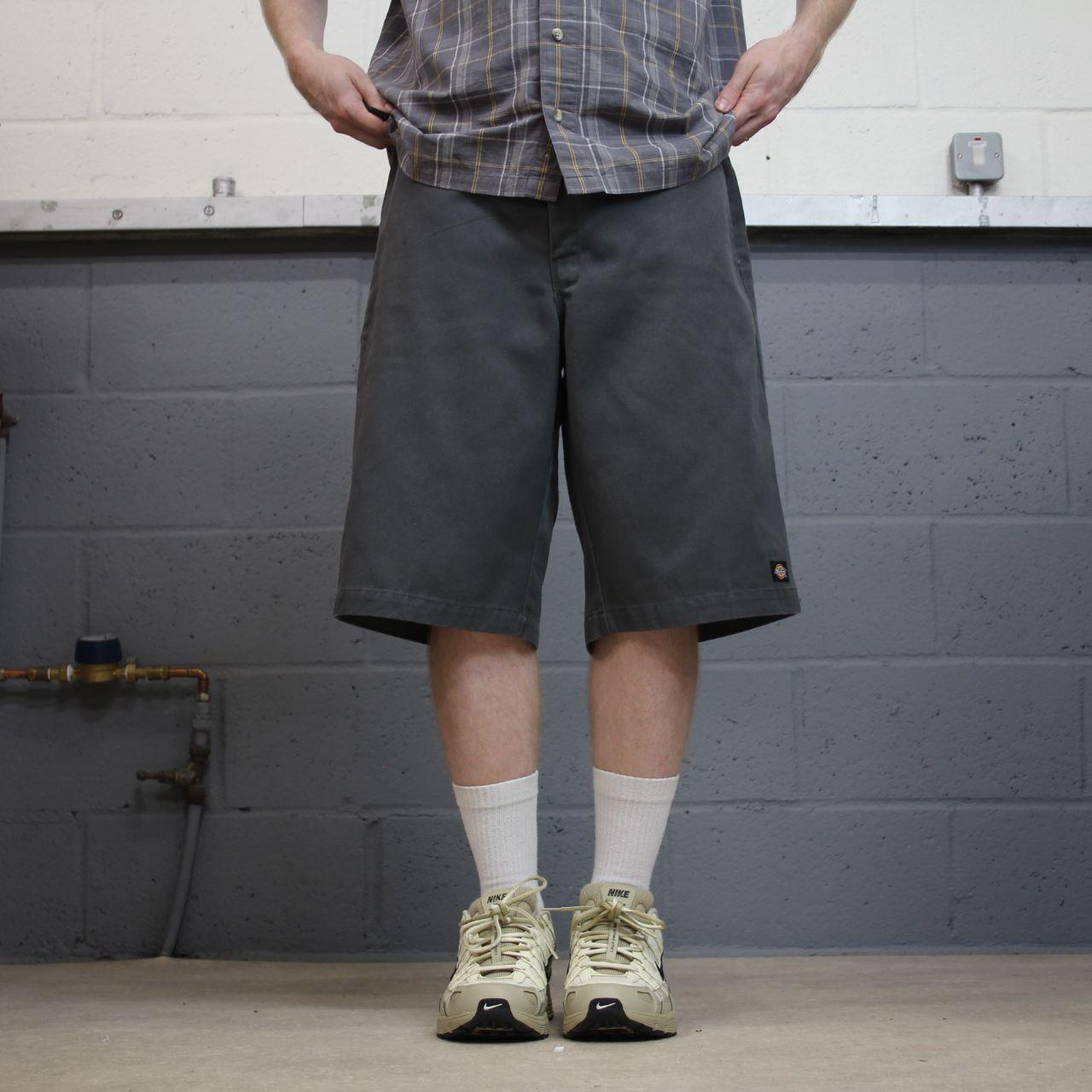Dickies carpenter chino shorts relaxed grey Chino style skater shorts loose leg festival