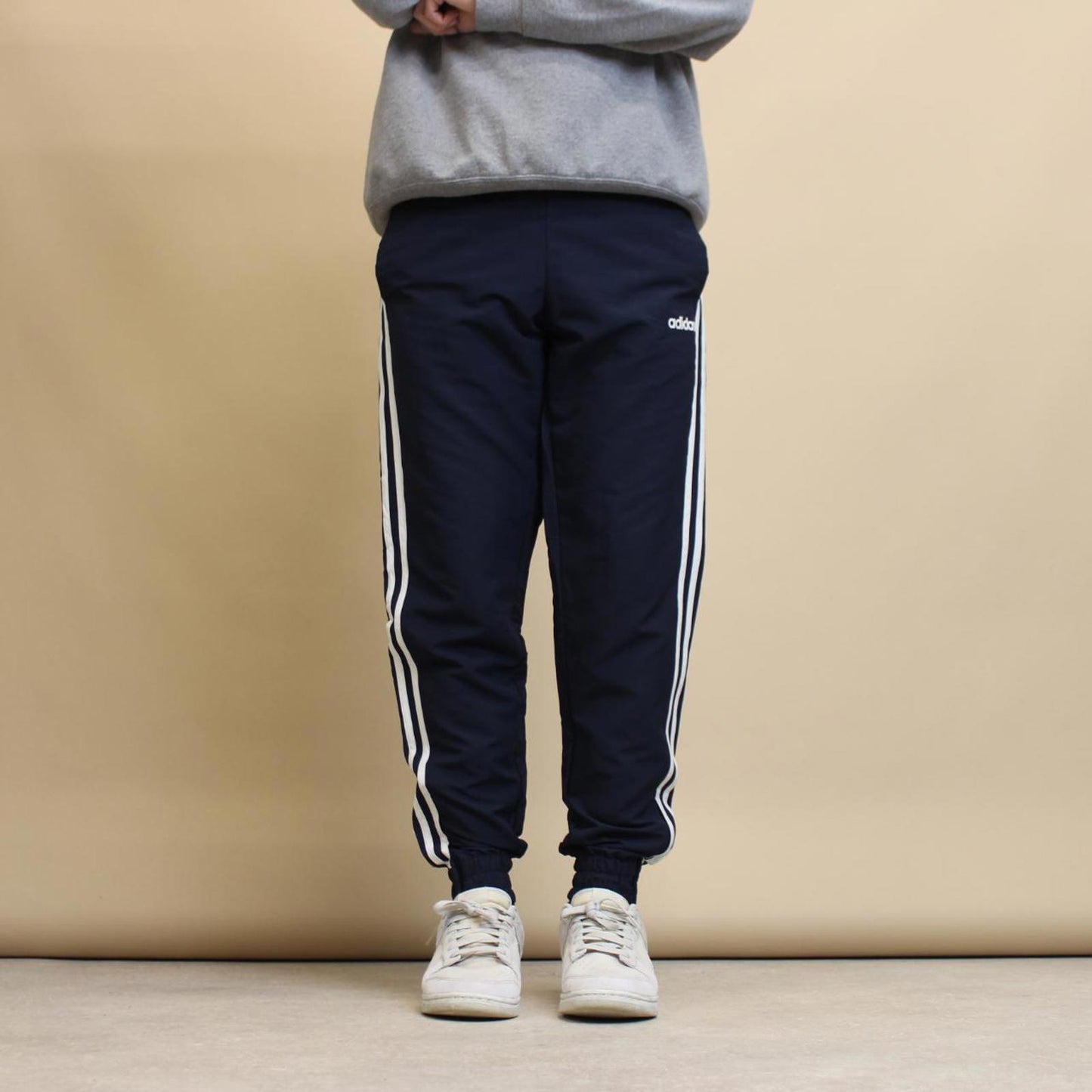 Adidas tracksuit bottoms Medium trackies joggers side stripes y2k style