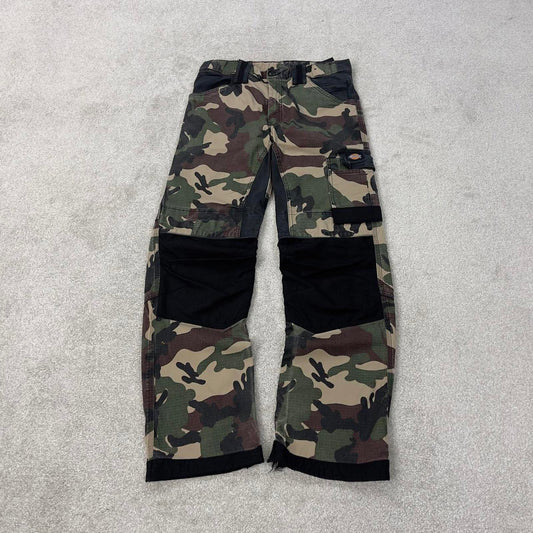 Camo Dickies cargo pants W30L32 faded green camouflage loose y2k style carpenter trousers