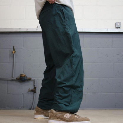 00s baggy Nike tracksuit bottoms green Medium loose y2k style sportswear track pants gym wear