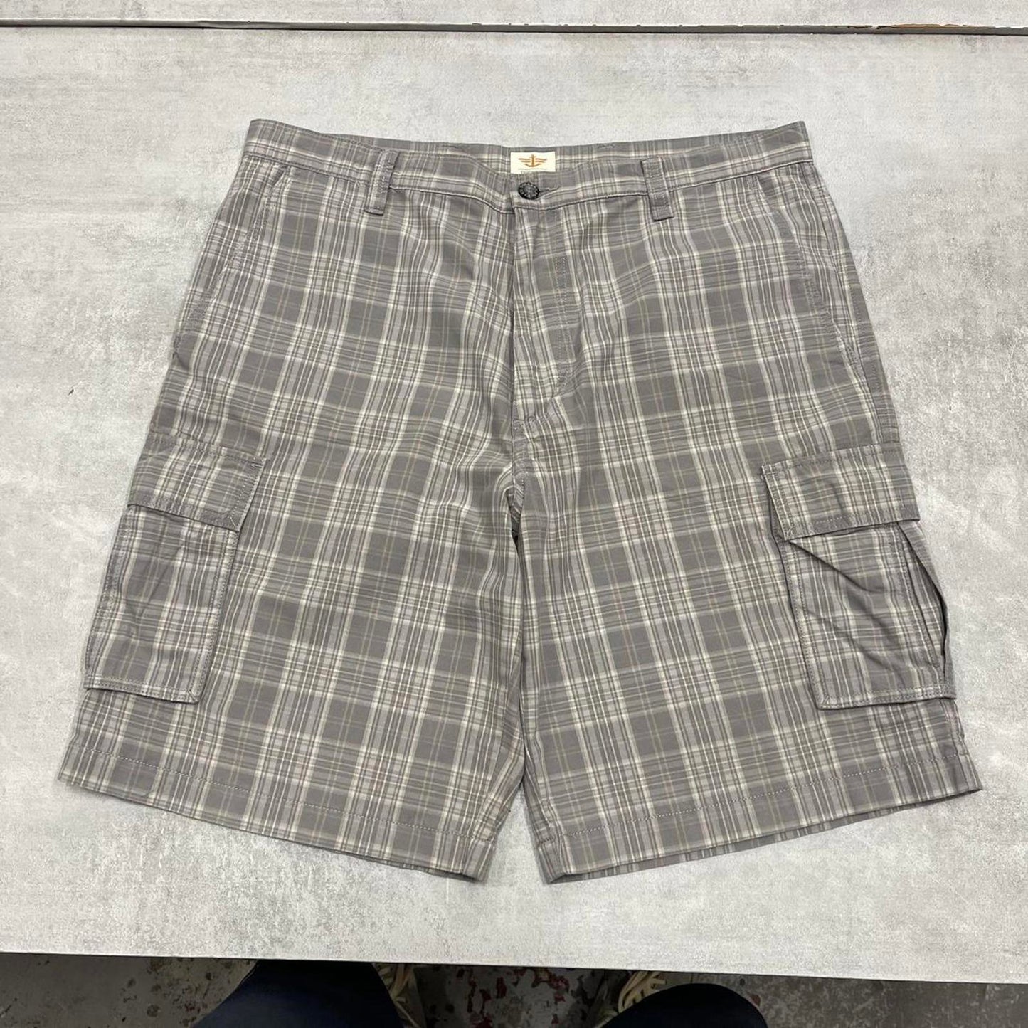 Baggy Checkered Dockers cargo shorts W36